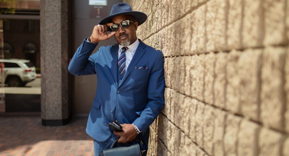 How to match three-piece suit with men’s hats