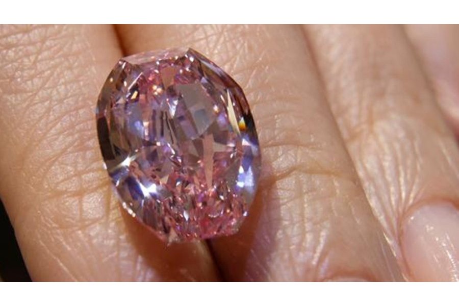 Pink diamond sells for nearly $58 million in Hong Kong